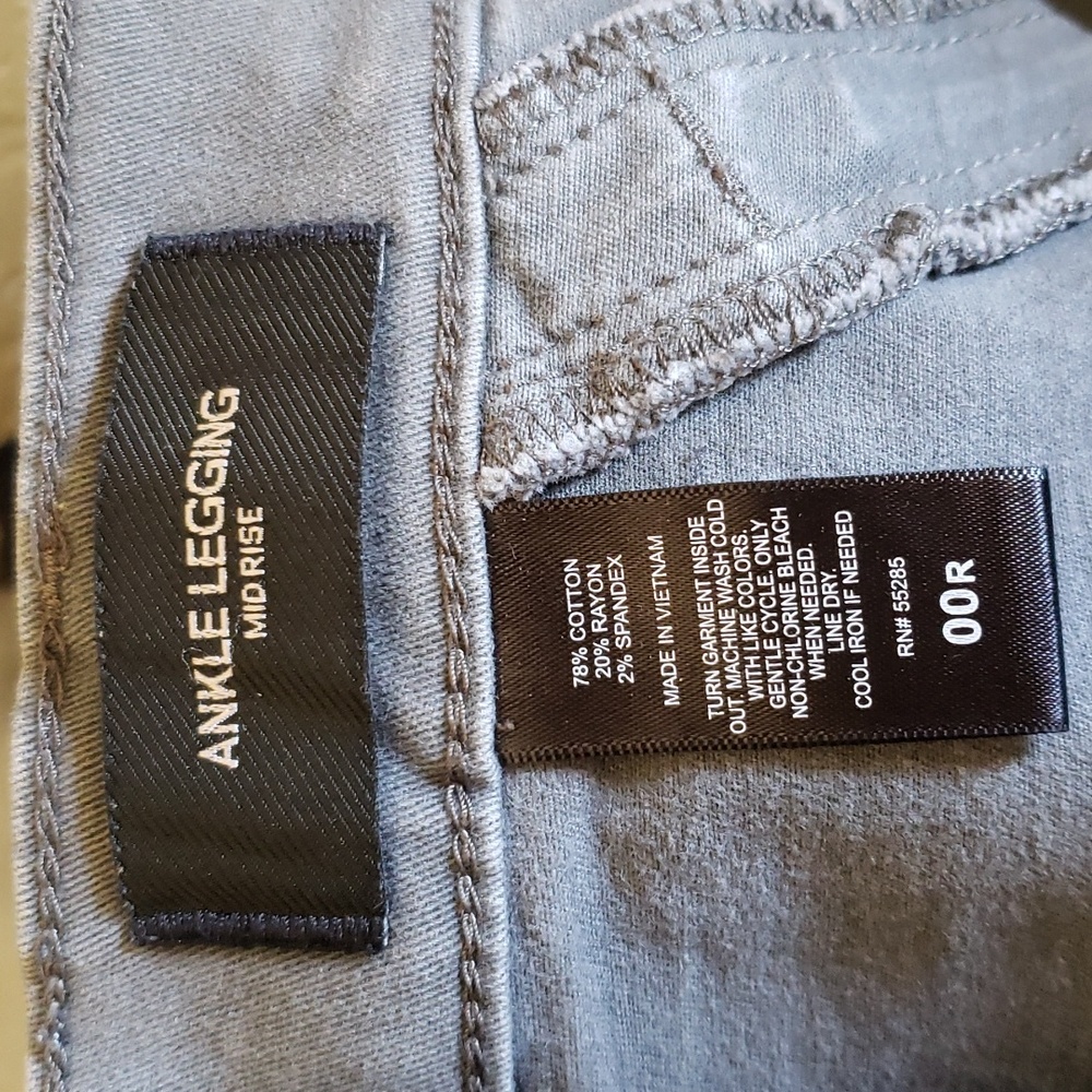 Grey Jeans - Picture 6 of 6